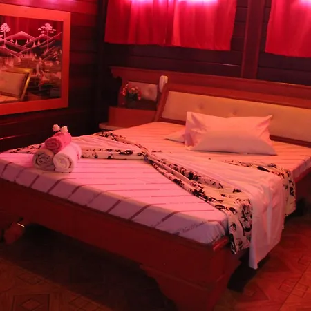 Motel Paradise (Adults Only)-2