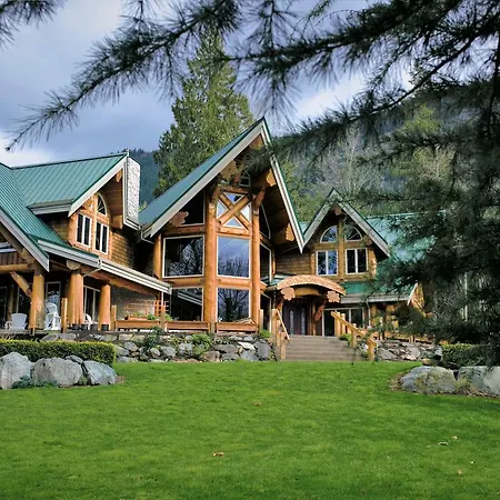 The Rockwell-Harrison Guest Lodge-2