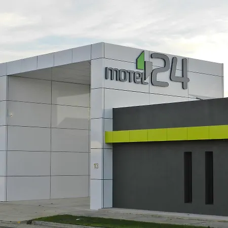 Motel 24-3
