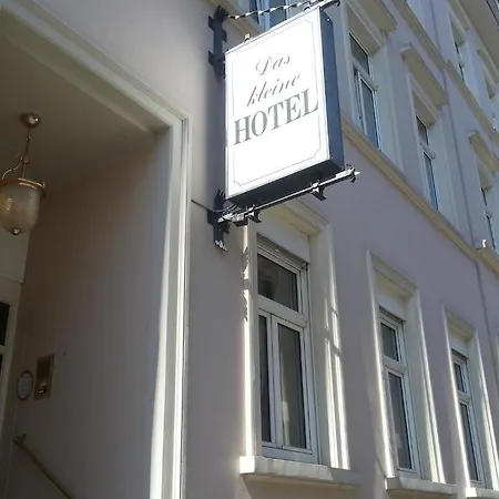 Das Kleine Hotel-3