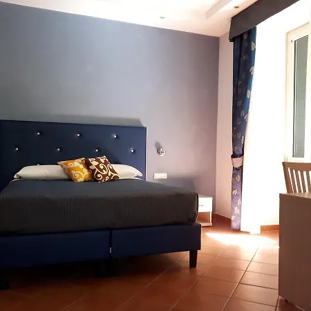 Clodio Rooms-2