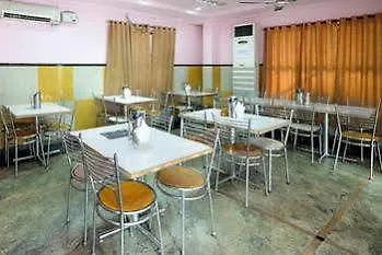 Oyo Rooms Sr Nagar-2
