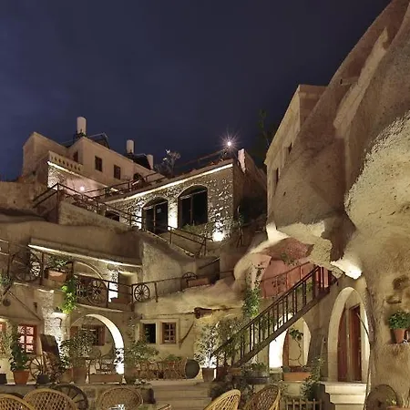 Shoestring Cave House-2