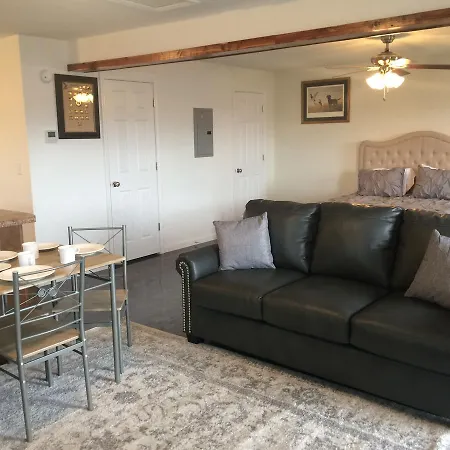 Anchor Inn And Suites-2