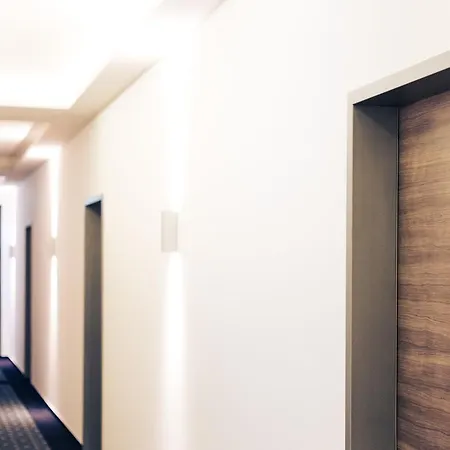 SKY Hotel Cloppenburg-3