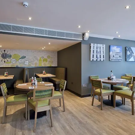 Premier Inn Southwark Borough High St-2