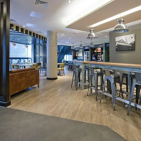 Premier Inn Southwark Borough High St-3