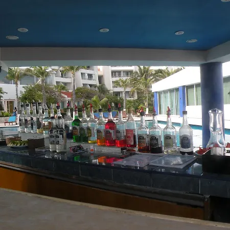 Cancun Beach Aparthotel By Solymar-3