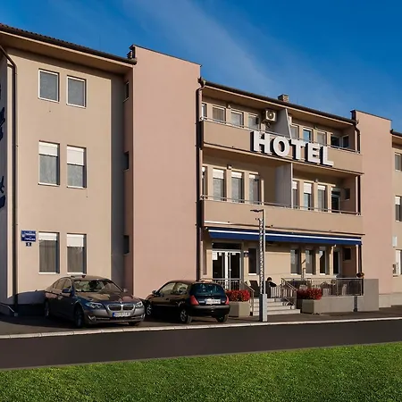Airport Hotel Garni-3