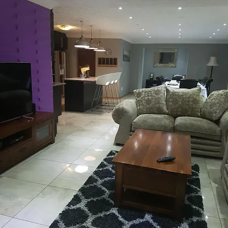 Dinaledi House-2