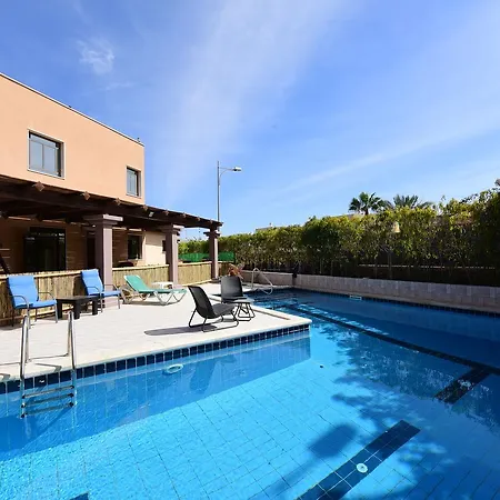 Flintstone Guest House בית ההארחה בן 11 החדרים אינו וילה פרטית אתם מזמינים רק חדרים לא את כל הוילה-2