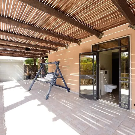 Flintstone Guest House בית ההארחה בן 11 החדרים אינו וילה פרטית אתם מזמינים רק חדרים לא את כל הוילה-3