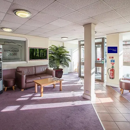 Redwings Lodge Solihull-2