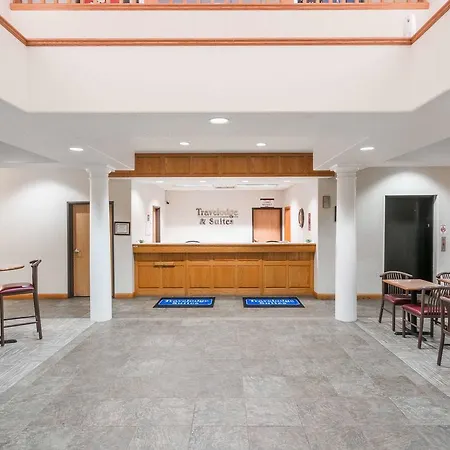 Travelodge & Suites By Wyndham Fargo/Moorhead-3