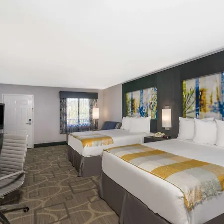 Days Inn By Wyndham Asheville Downtown North-2