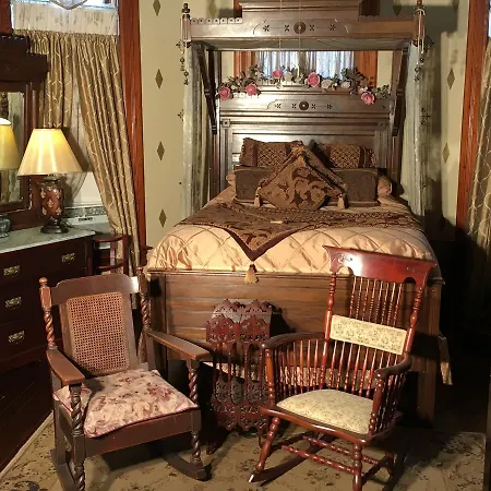 1884 Wildwood Bed And Breakfast Inn-2
