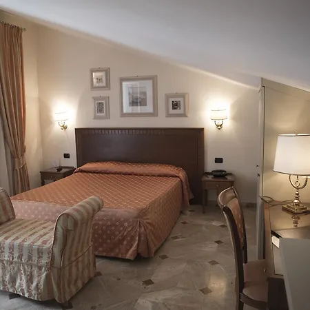 Hotel La Colonnina-2