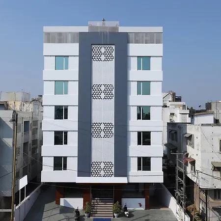 Hotel Avista - Unmarried Couples And Nri Not Allowed-2