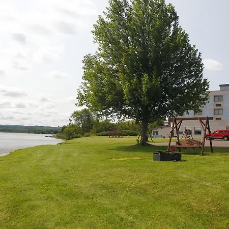 Baraga Lakeside Inn-2