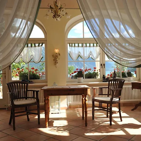 Hotel Schloesschen am See-2