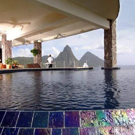 Jade Mountain-2
