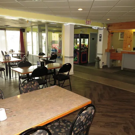 Macklin Motor Inn-3