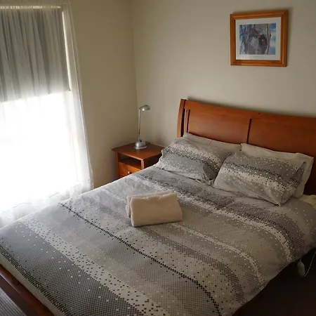 Tooleybuc River Retreat Villas-3