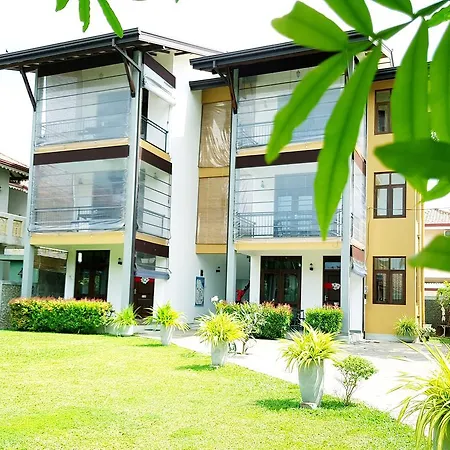 Sea Breeze Deluxe Inn-3