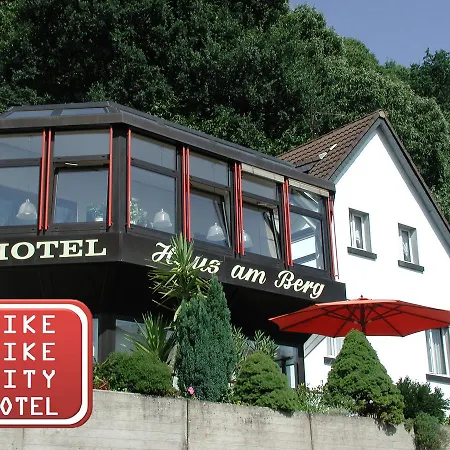Hotel Haus Am Berg-3