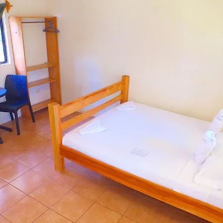 Sunshine Hotel Little Corn Island-2