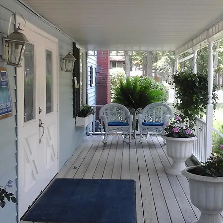Churchill Pointe Inn-3