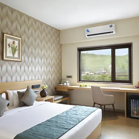 Click Hotel, Junagadh-3