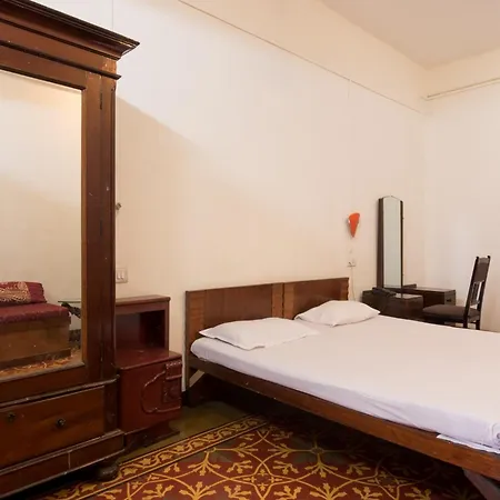 Bed And Breakfast At Colaba-3