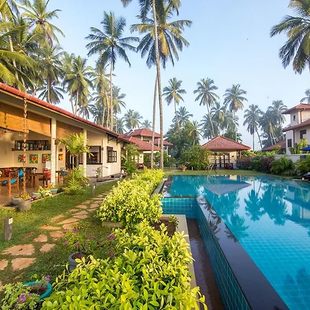 Lanka Beach Boutique Bungalows & Grand Villa-3