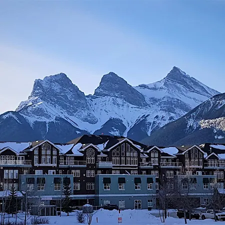 Sunset Resorts Canmore And Spa-3