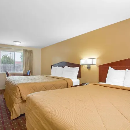 Knights Inn Tonawanda-2