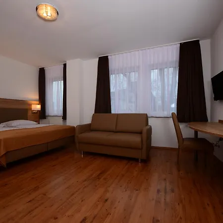 Hotel Linde Stuttgart-3