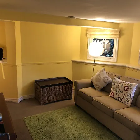 Barclay House Bed And Breakfast-3