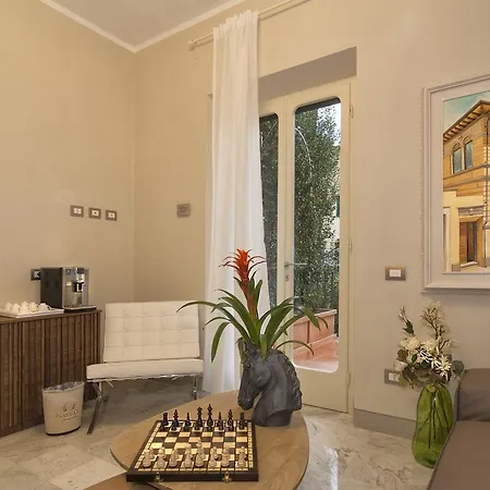 Palazzo Cini Luxury Rooms In Pisa-3