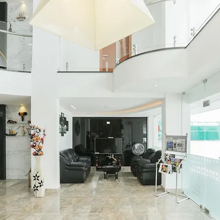 Hotel Crown Suites-2