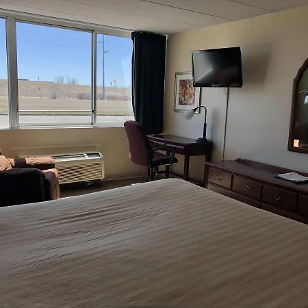 Norwood Inn & Suites Worthington-2