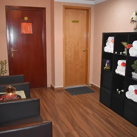 Emirates Plaza Hotel-2