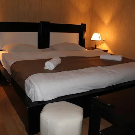 Hotel Elegant-3