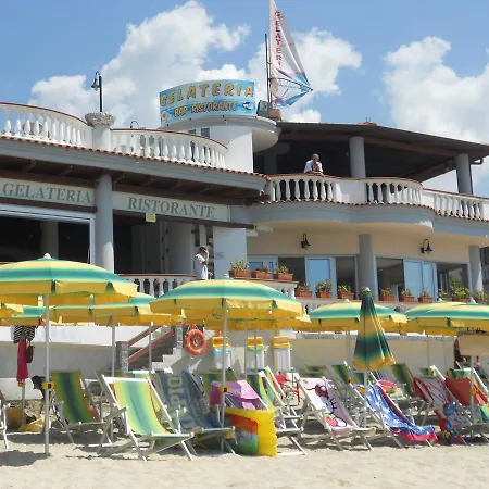 Villaggio Albergo Da Ciccio Sul Mare-3