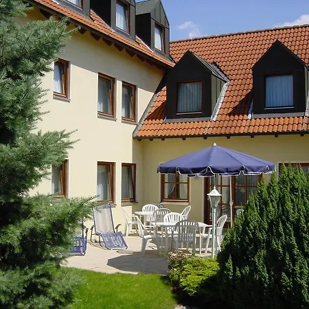 Hotel Garni Vierjahreszeiten-3