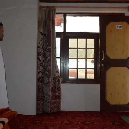 Howrah Guest House-3