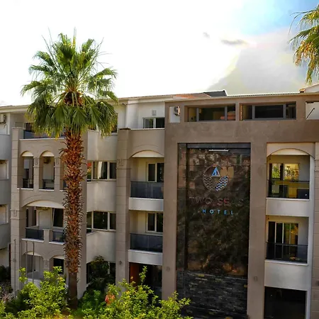 Two Seas Hotel-3