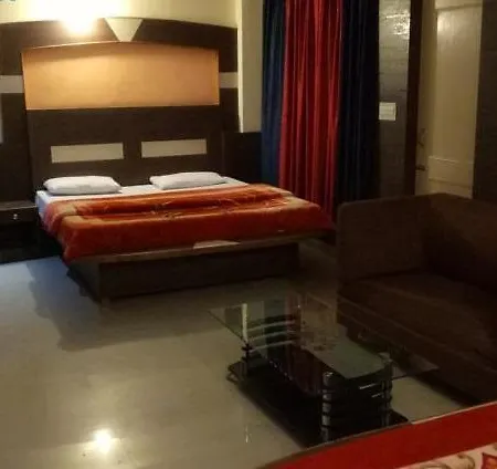 Sky Pie Hotel-3