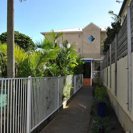 Budds Beach Apartments-2