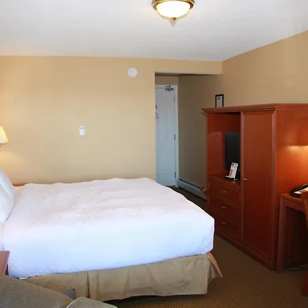 Budget Host Inn & Suites-2